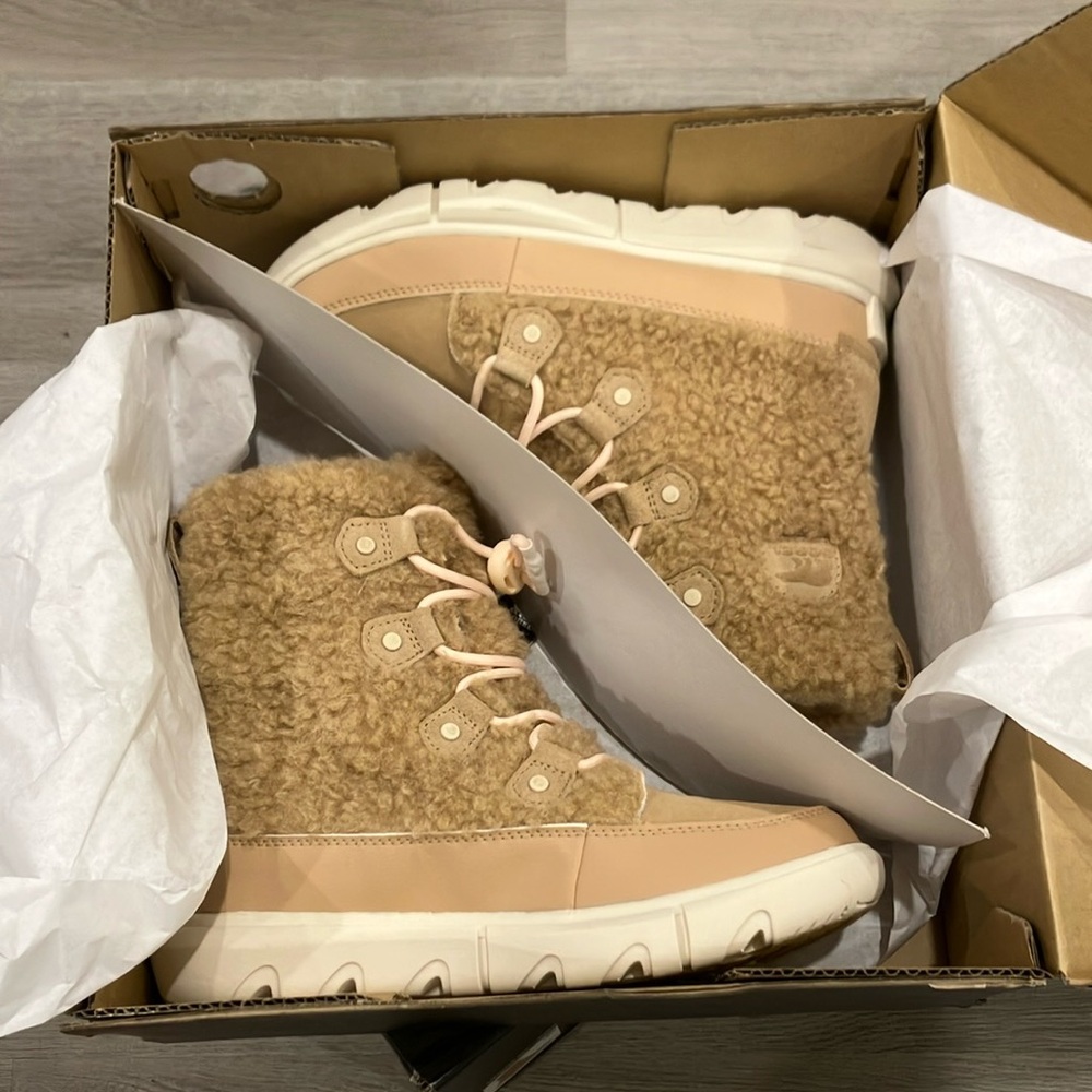 NWT! Girls Sorel Boots